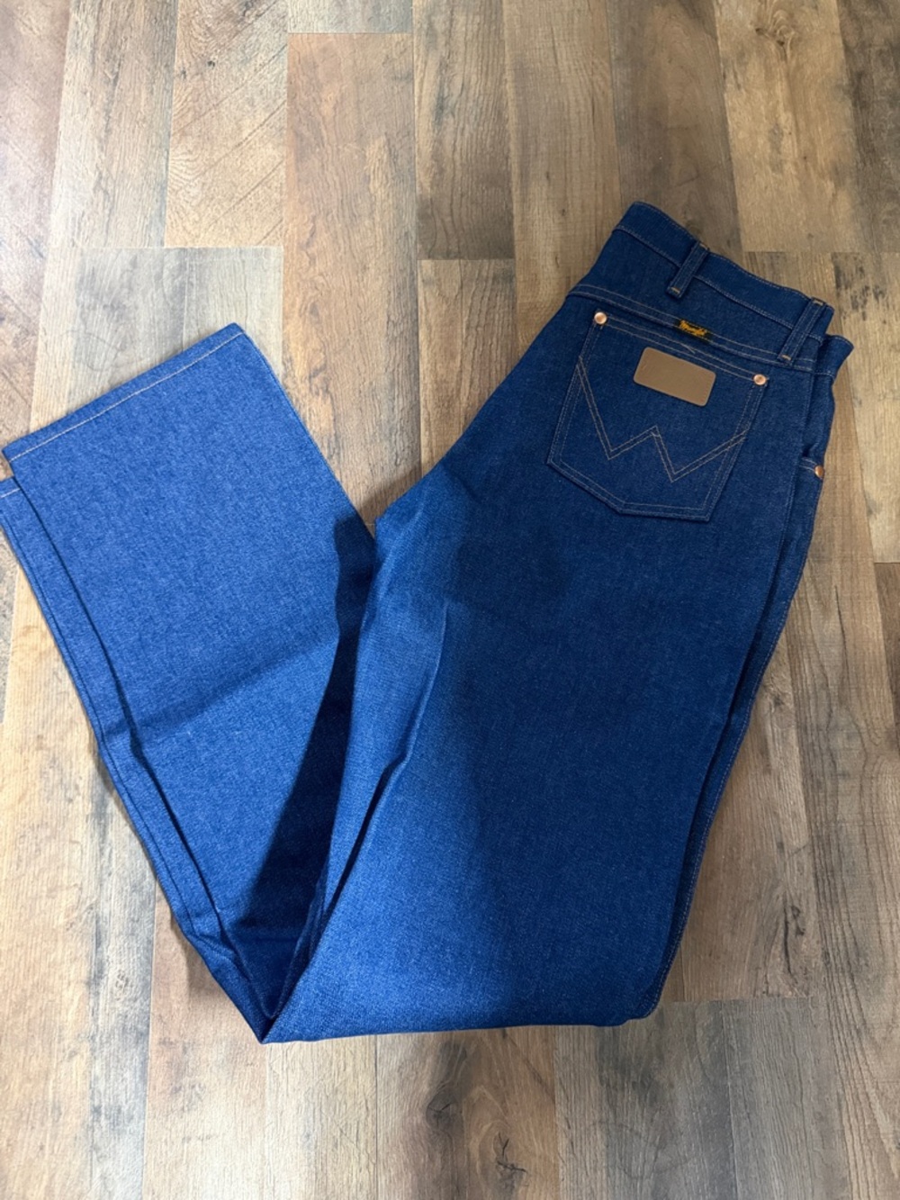 Wrangler Men's rigid Dark Indigo Bootcut Jeans 33 x 36